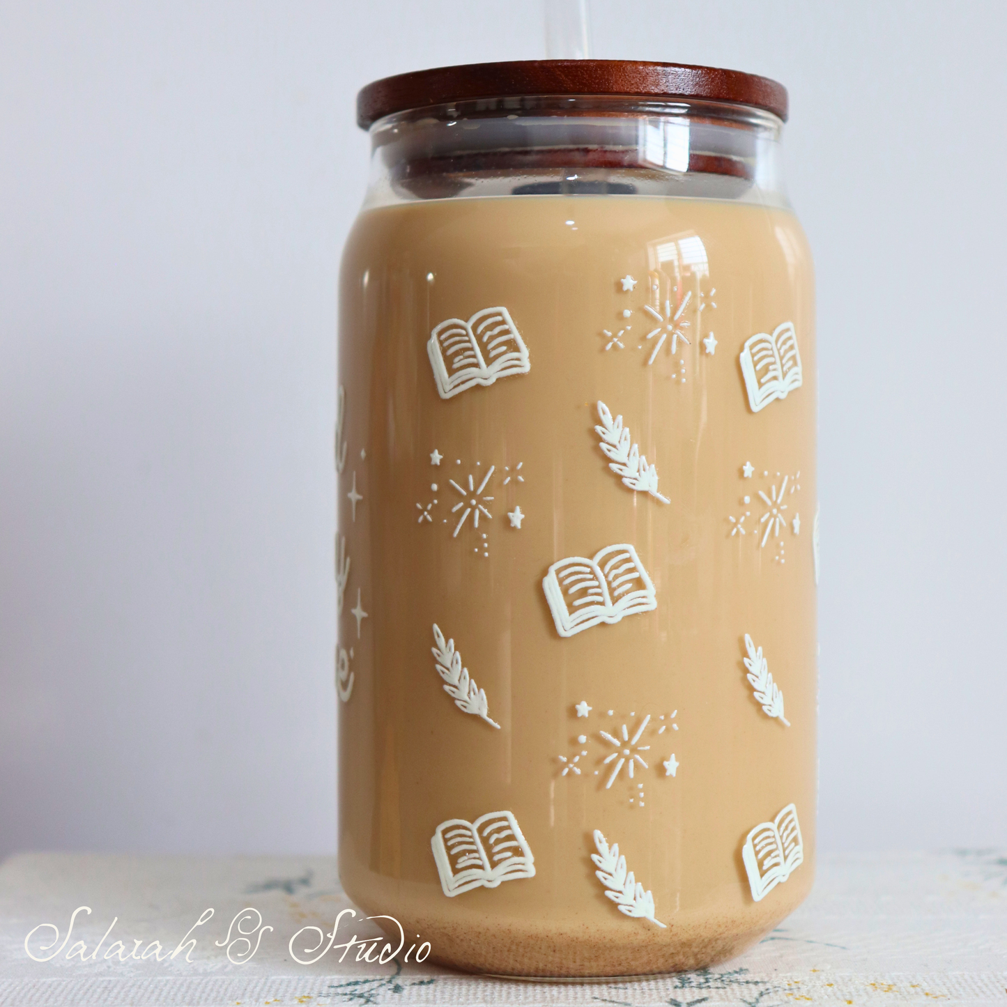 I Read Past My Bedtime - Glass Tumbler with Straw (500ml)