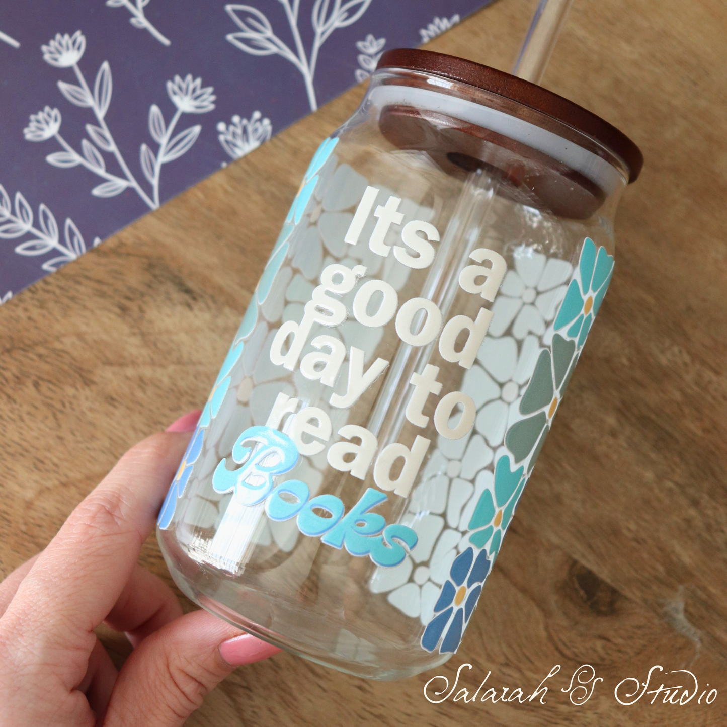 It's a Good Day to Read Books - Glass Tumbler with Straw (500ml)
