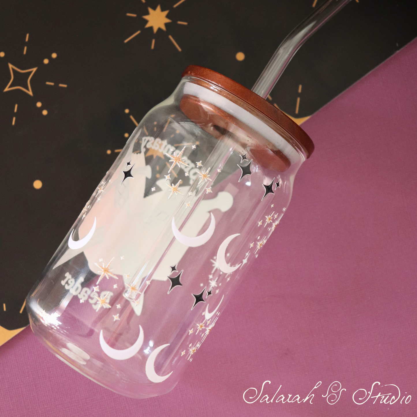 Romantasy Reader - Glass Tumbler with Straw (500ml)